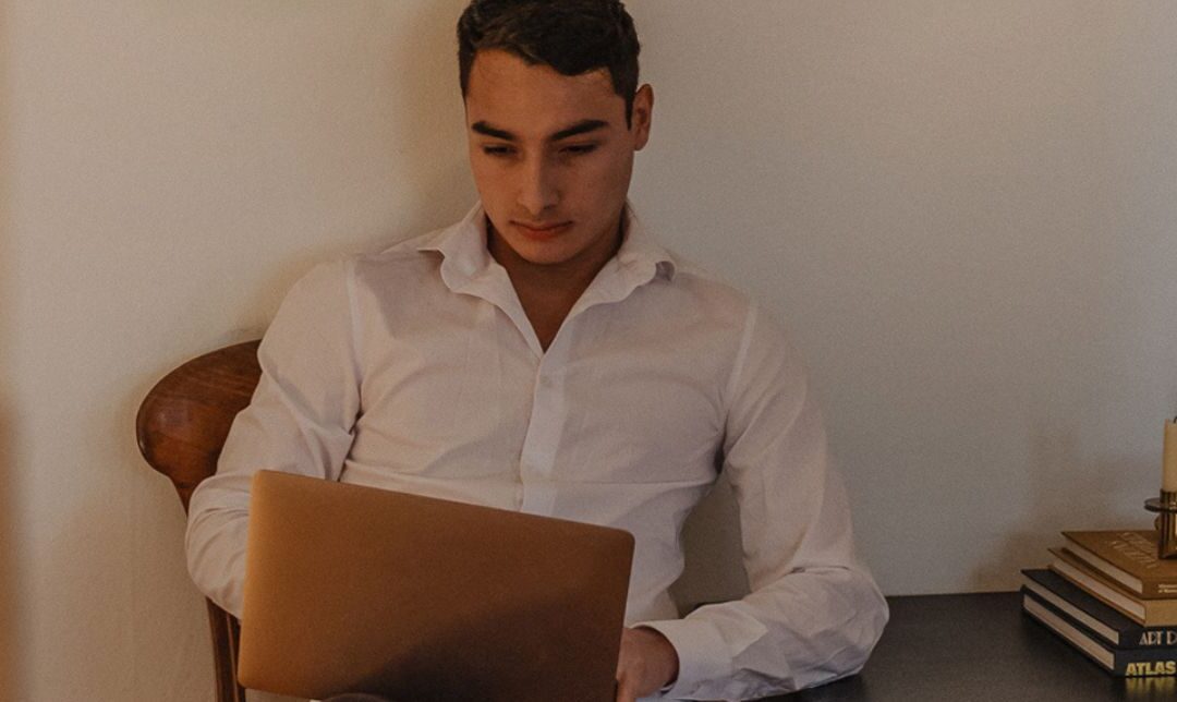 The 10 Best Male Life Coaches to Learn From in 2025