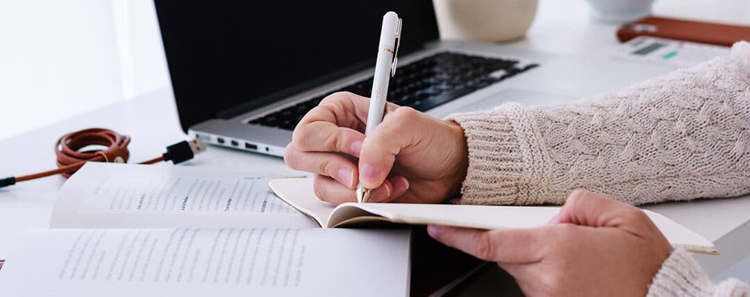 4 Compelling Life Coach Bio Examples to Help You Write Your Own